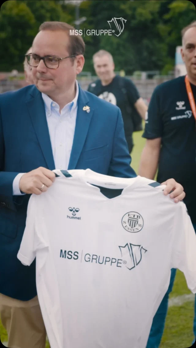 MSS Gruppe neuer Trikot- und Hauptsponsor beim ETB
 
Perfekt passend zur Einweihungsfeier des Uhlenkrug-Stadions und dem Stadtderby stellte der ETB seinen neuen Trikot.